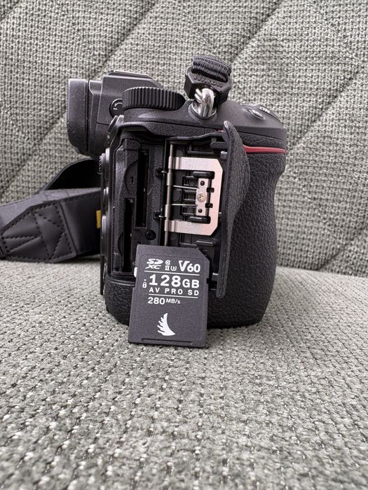 Nikon Z5 + Nikon NIKKOR Z 24-200mm f/4-6.3 VR