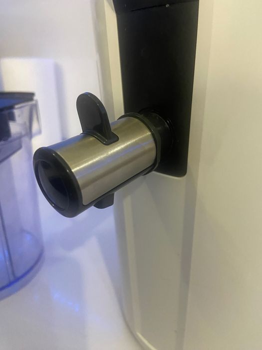 Bosch Сокоизстисквачка 700W с DripStop