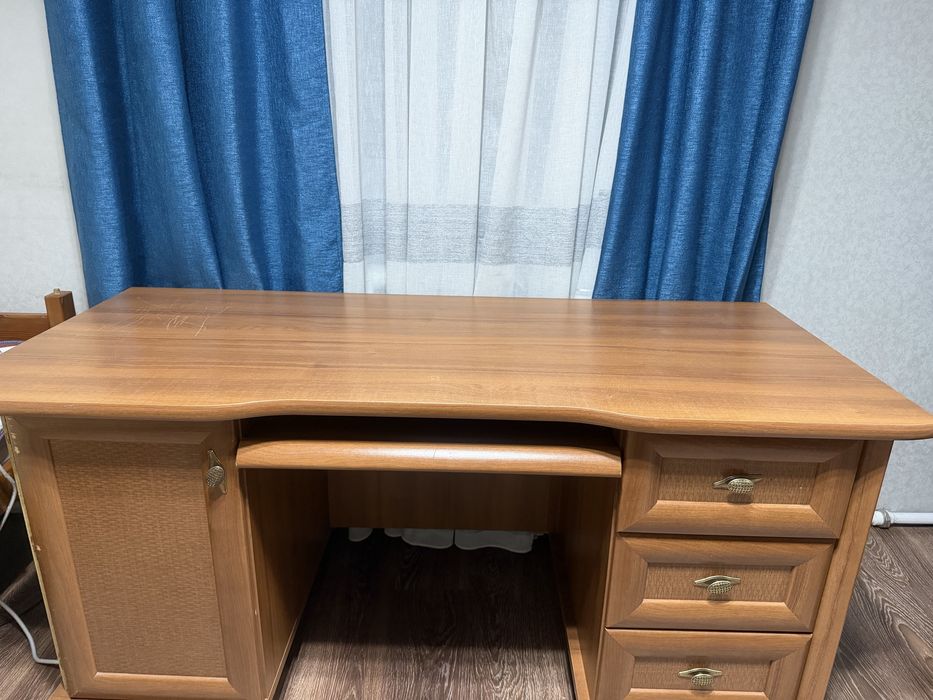 Продам письменный стол