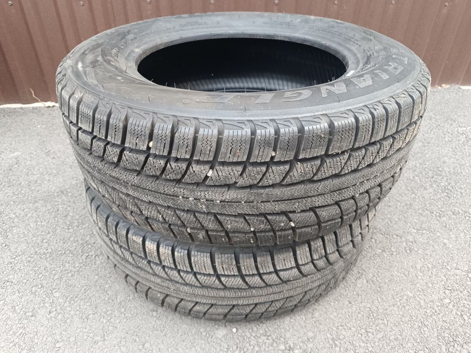 Продам пару 235 65 R17