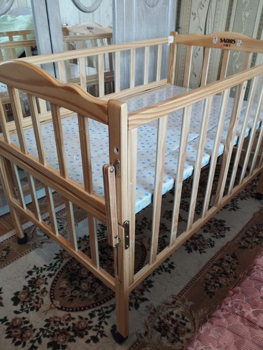 Продам детскую кроватку