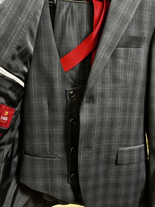 Продам мужской костюм