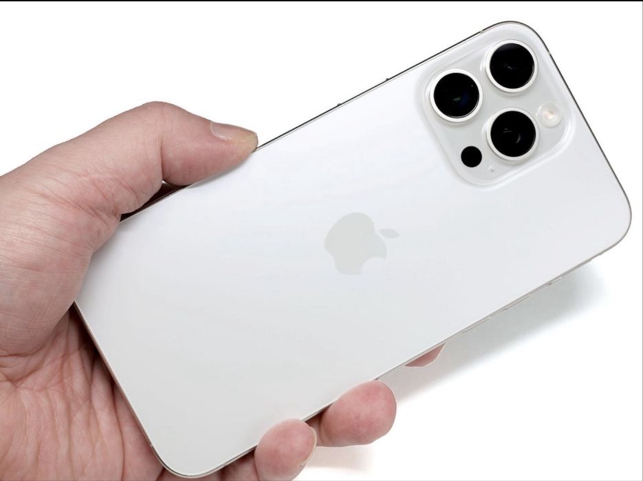 iPhone 15 Pro Max б/у 256 гб