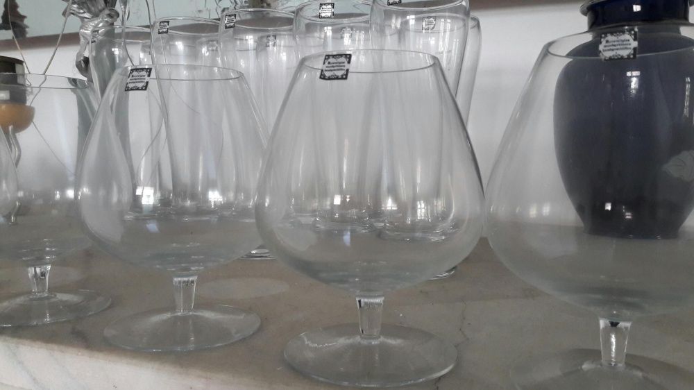 Vând 3 seturi de pahare noi din cristal