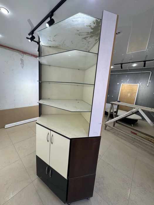 шкаф витрина продам