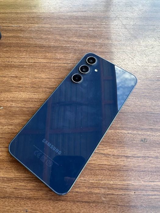Продам телефон Samsung a35 256