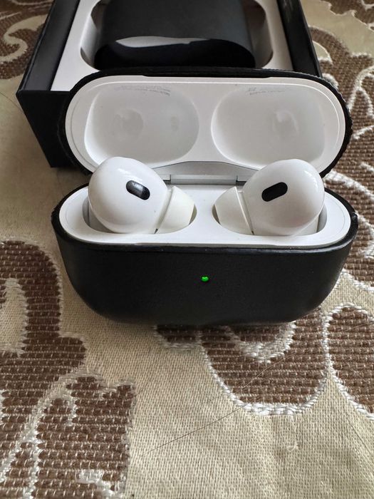 Продам оригинальные airpods pro 2 с lighting