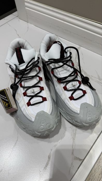 Продам кроссовки Nike