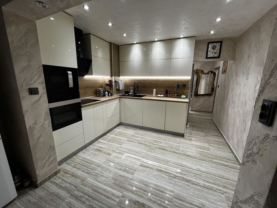 Продава се Тристаен апартамент в София, Световрачене - 86 кв.м за 1919 €/кв.м - Снимка #2