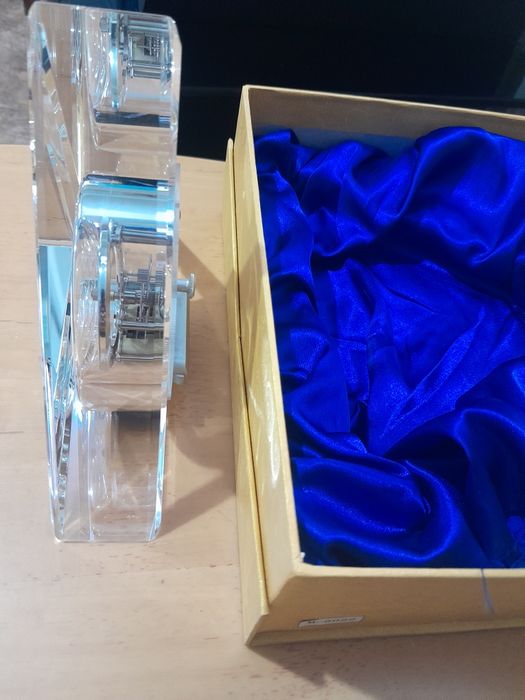 Очень красивые часы,сувенир!