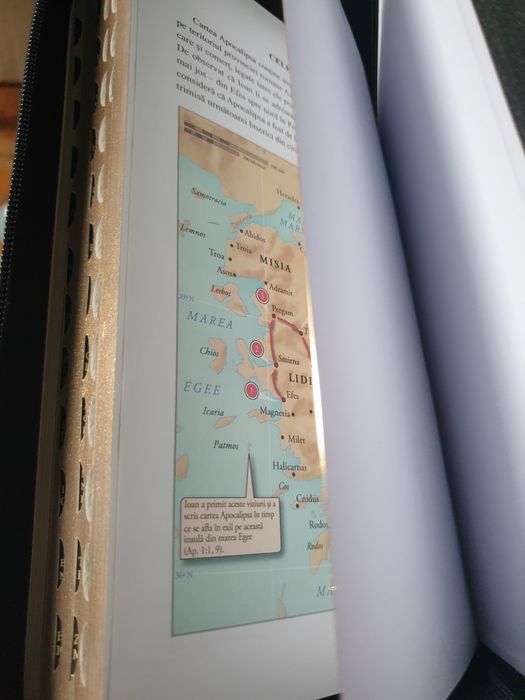 Biblia cu concordanță și explicații,  nouă
