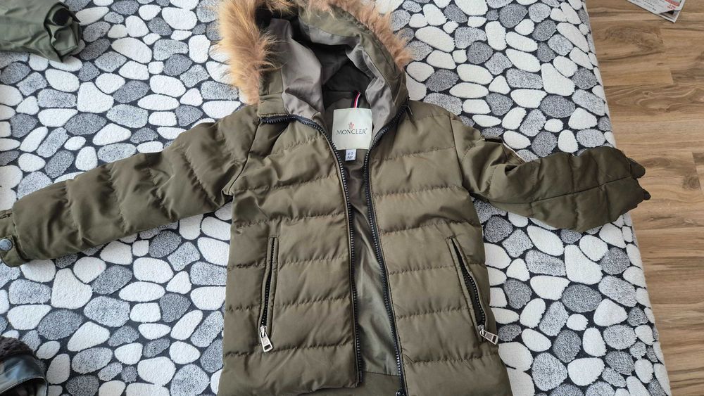 Зимни якета 4-5 години, Zara, Moncler, Firetrap, 10 евро всяко