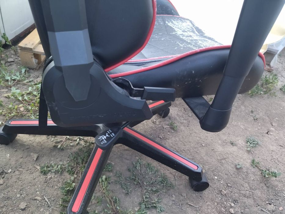 Геймърски/гейминг стол