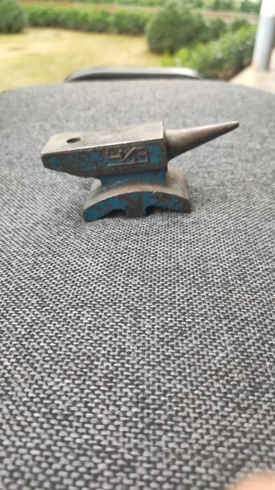 Тиски  слесарные