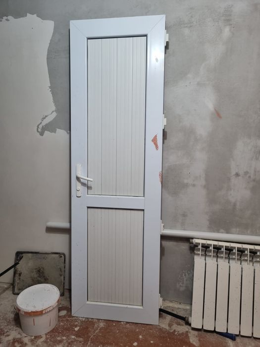 Пластик дверь , бу
