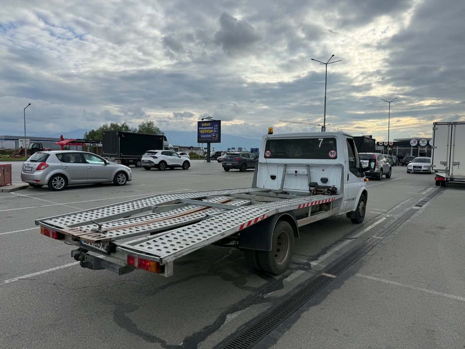 Продавам Форд Транзит