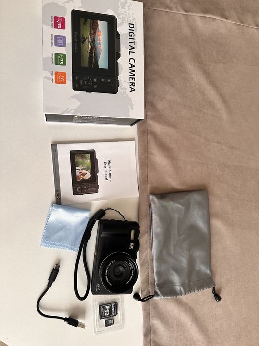 Компактная камера + комплект