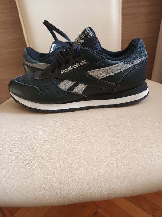 Adidași Reebok de piele