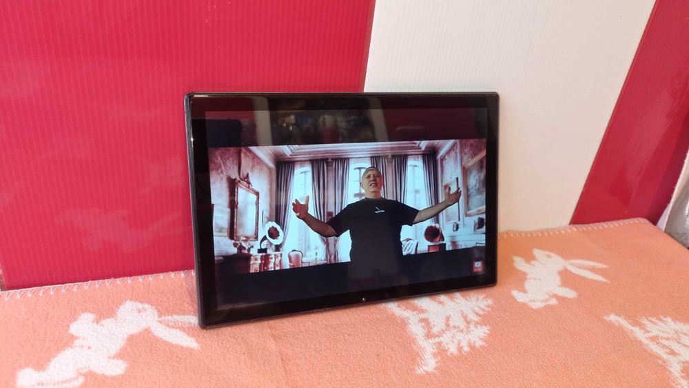 TABLETA android 14 = 300 lei