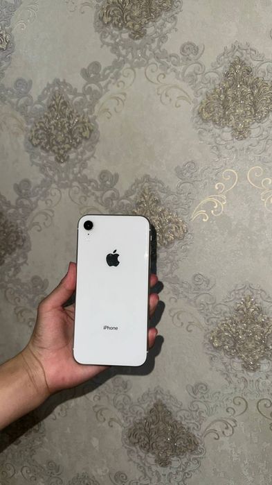 Iphone XR Oq rangidan