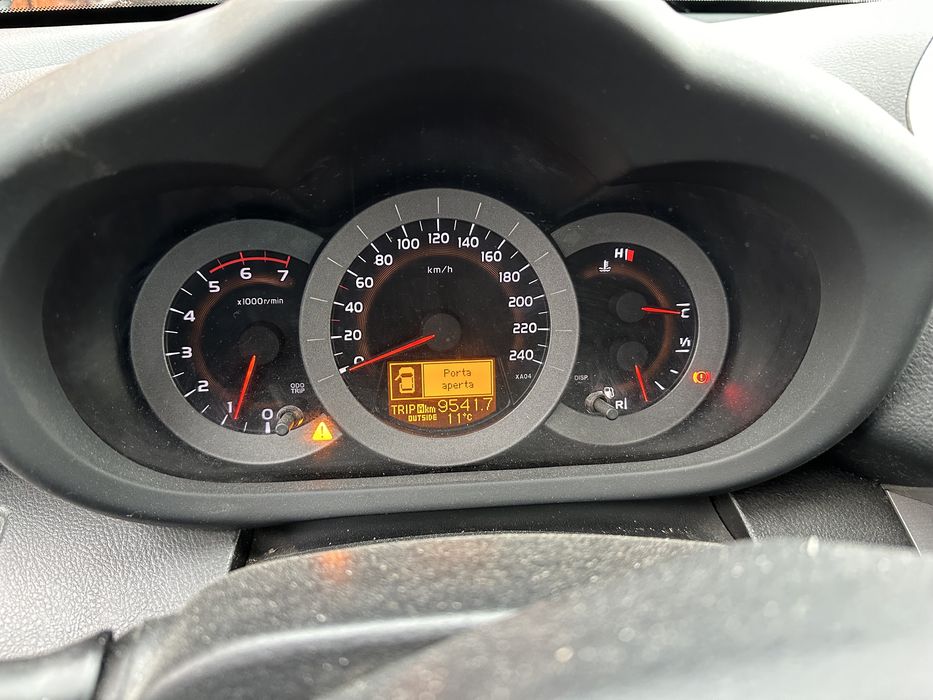 Toyota Rav4 2.2 d-cat НА ЧАСТИ