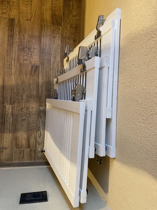 Usi albe lemn masiv cu balamale softclose