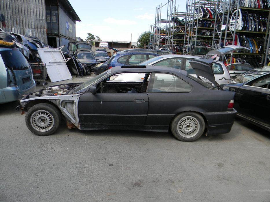 Dezmembrari  BMW 3 (E36)  1990  > 2000 320 i Benzina