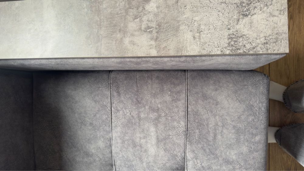 Продаю диван гостинный