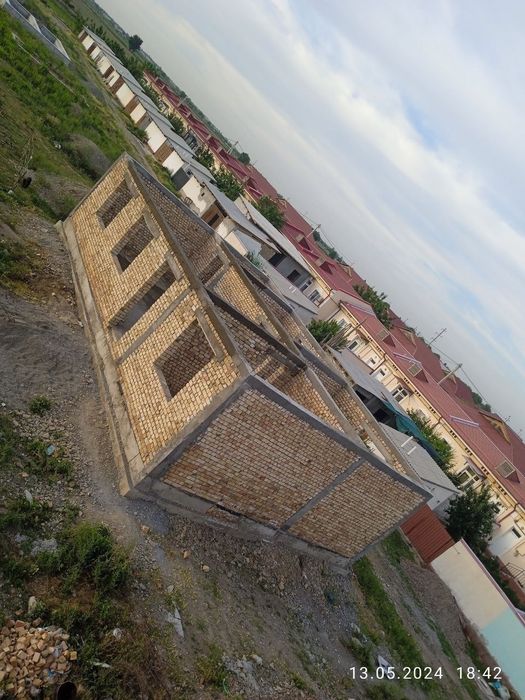 Qurilishi tugallanmagan uy