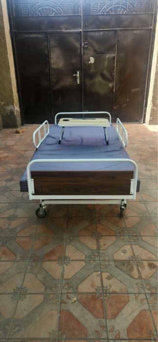 Медицинская кровать для больных