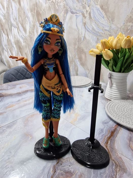 Подставки для кукл monster high