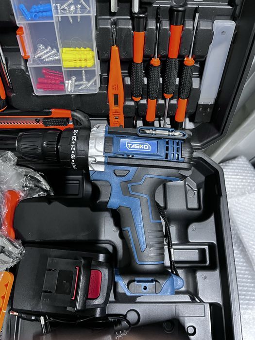 Новый шруповерт в кейсе