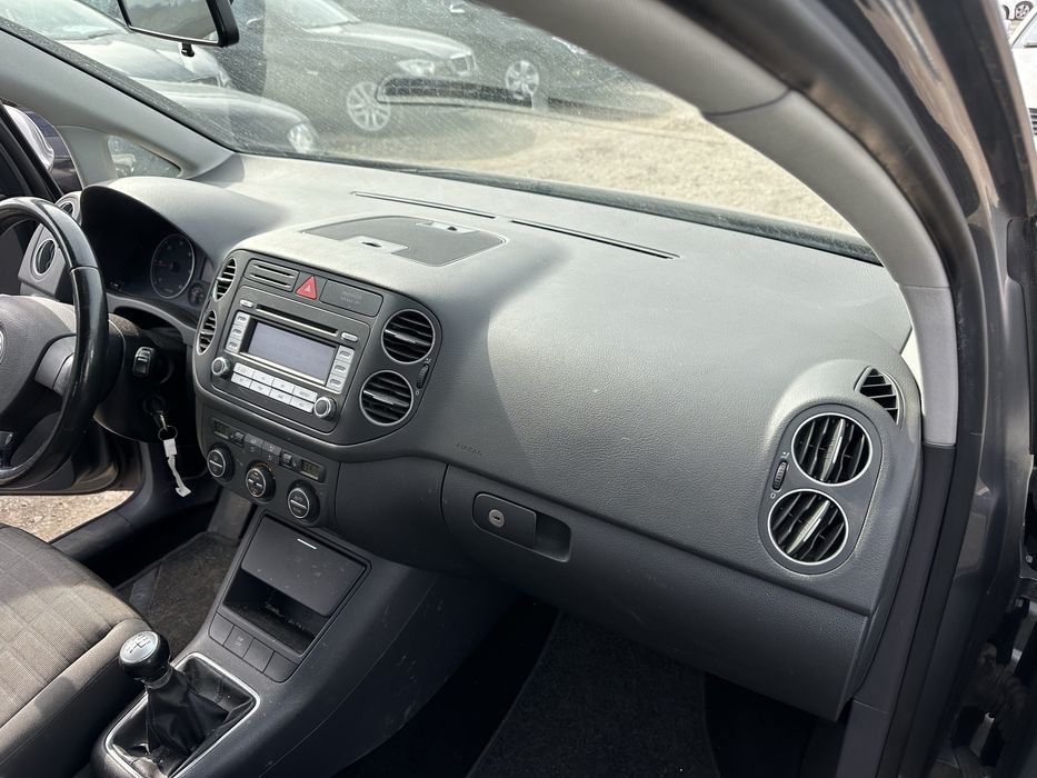 Табло със десен airbag за VW Golf Plus