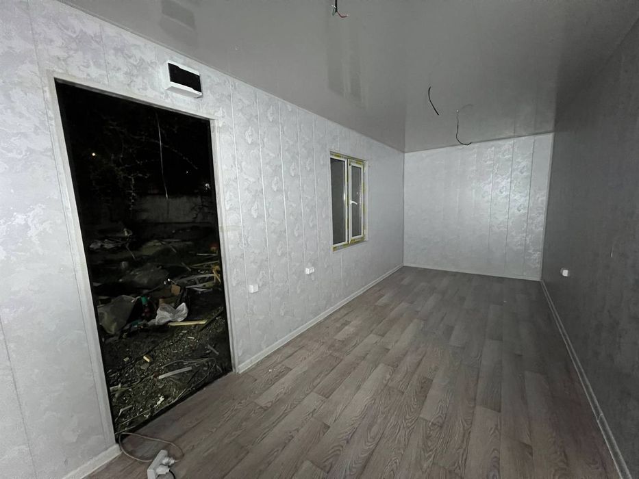 Домик из морских контейнеров продаётся