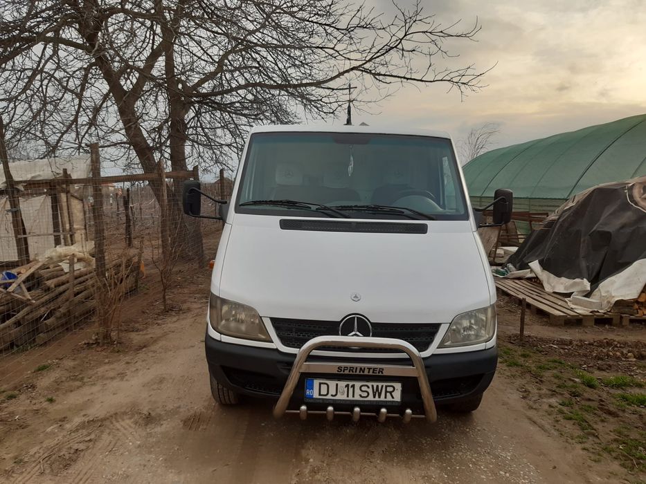 Vand Mercedes-Benz Sprinter 413 pentru mai multe detalii sunați la numărul de telefon afișat 0762507912