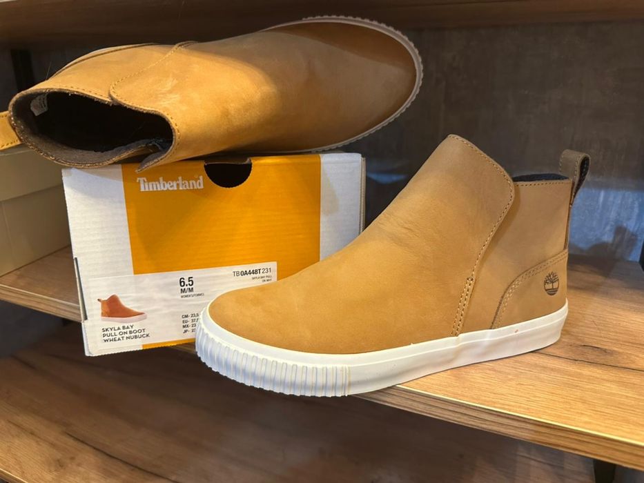 Кроссовки и ботинки тимберленд