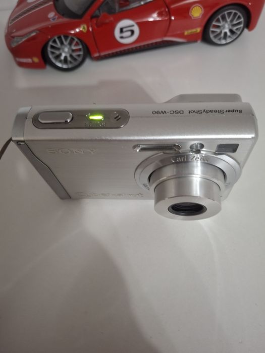 Цифровая камера Sony