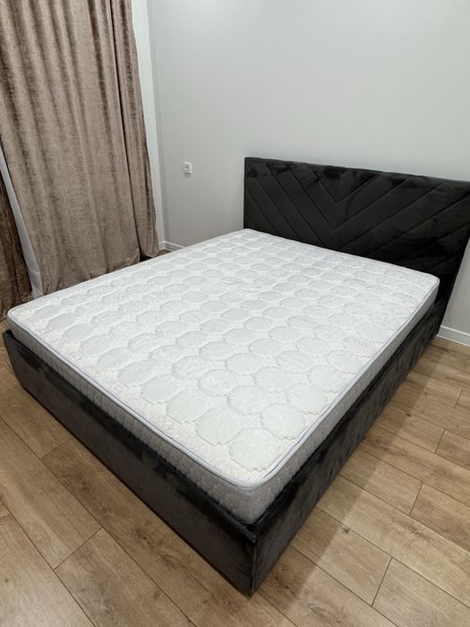 Продам кровать двухсп.