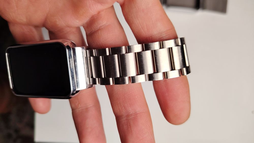 Металлический браслет для фитнес браслета