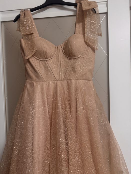 Продам платье 40-44 размер