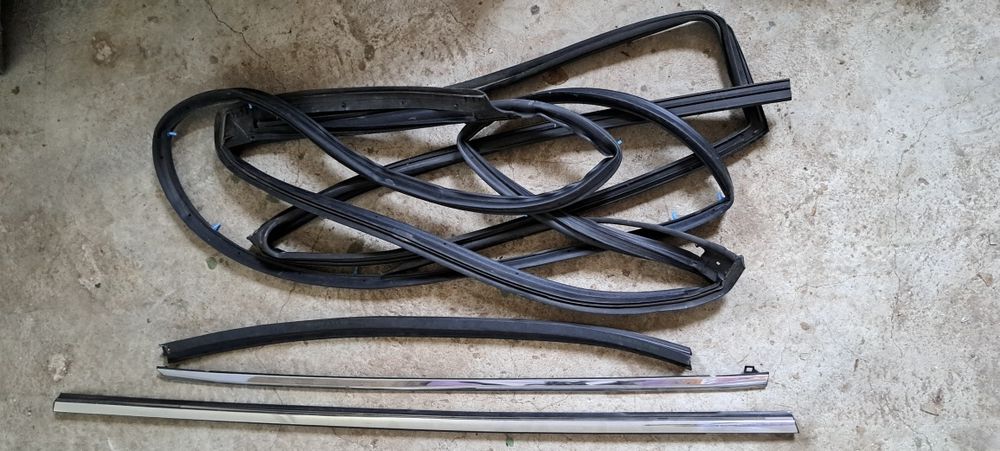 Macara broasca usa stanga koleos 2 după 2018