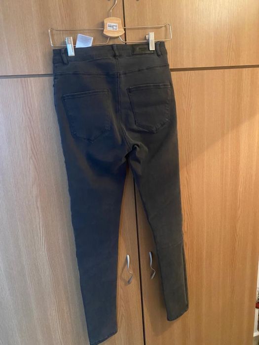 Blugi elastici Vero Moda, marime XS/34, culoare gri/antracit.
