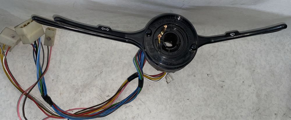 Переключатель подрулевой ВАЗ 2106 3-х рычажный 3-х позиционный