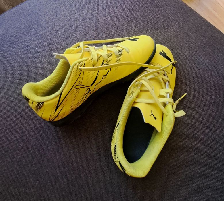 Бутонки за момче