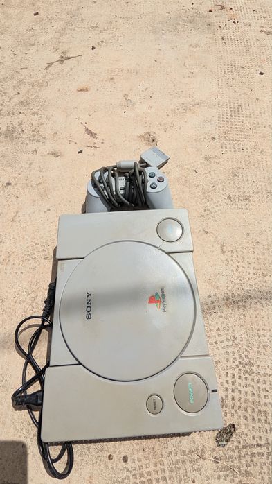 Consolă Sony PlayStation 1 (PS1) Originală – Model SCPH-1002 – Funcțională