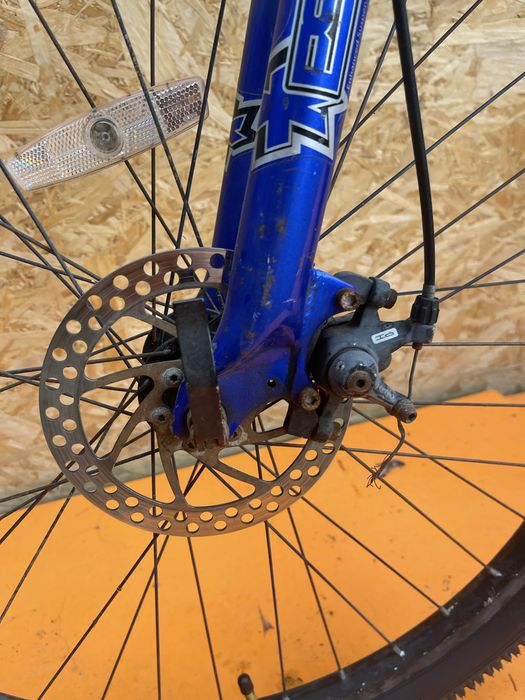 Bicicleta apollo frana pe disc cadru de aluminiu roti 26”