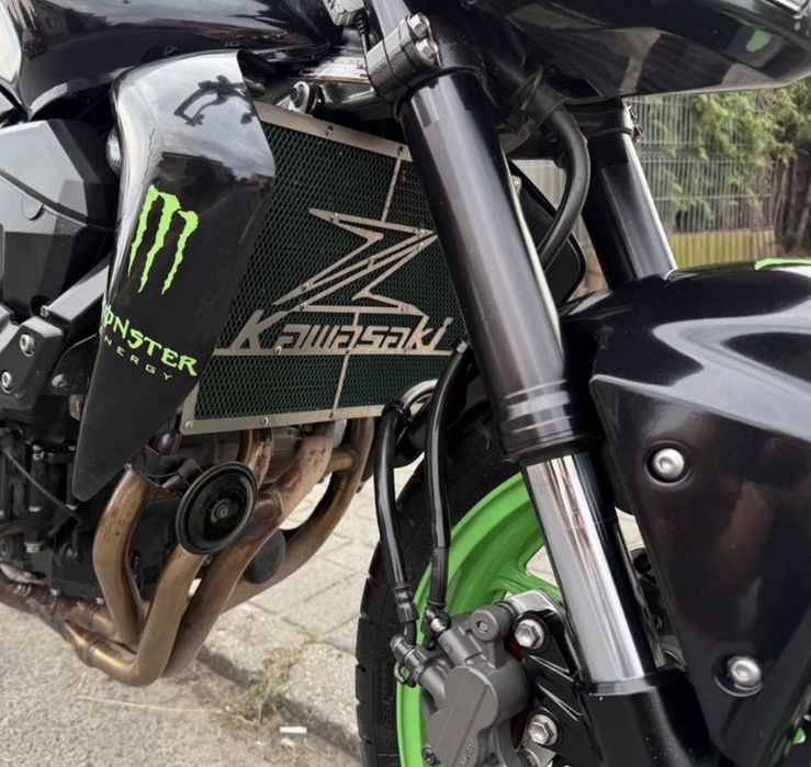 Kawasaki z750 naked (nu mt 07,hornet A2,cb,gsr,xj)