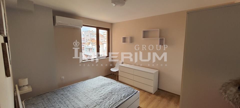 Двустаен обзаведен апартамент под наем в Затворен комплекс в кв. Бриз