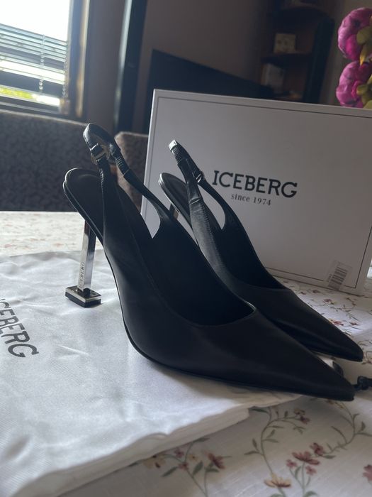 Обувки с висок ток Iceberg