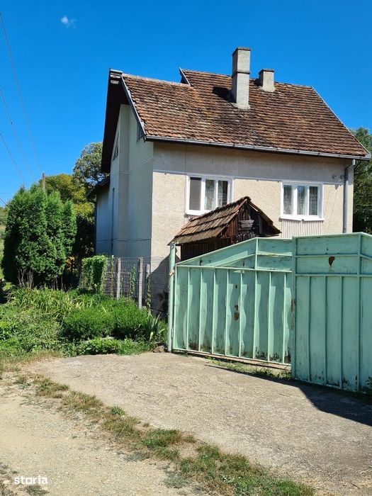 Casa P+1+M in Brebi,Salaj cu 19,32 ari teren+garaj+anexe de 240 mp